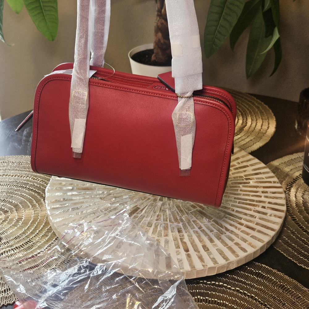 🍒💋Coach Swing Zip in Deep Ruby 🔥🍁